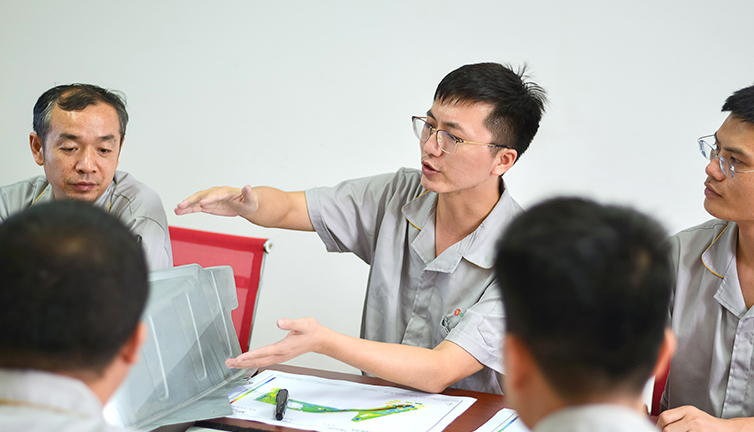 高(gao)強度闆的(de)成(cheng)形研究